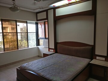 Bedroom in 4 BHK Apartment at Madhukunj Apartment Prabhadevi, Prabhadevi – for Rent