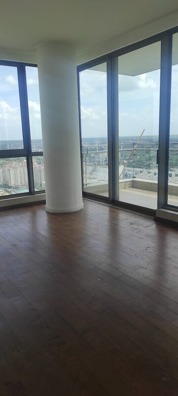 Room in 3 BHK Apartment at M3M Golf Estate, Sector 65 – for Rent