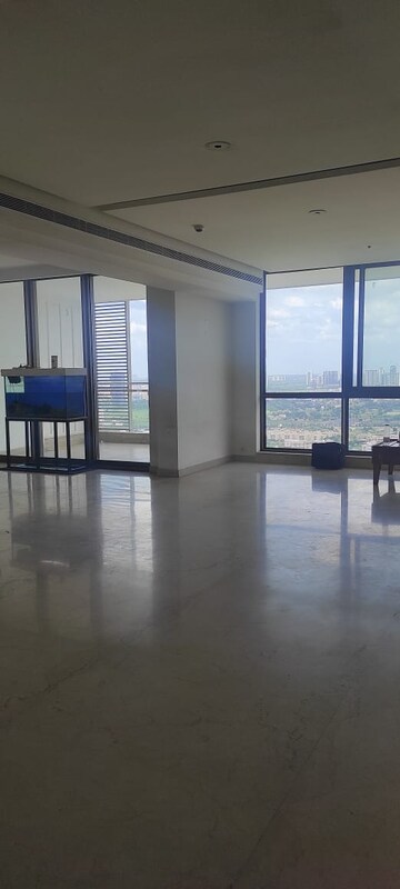 Room in 3.5 BHK Apartment at M3M Golf Estate, Sector 65 – for Rent