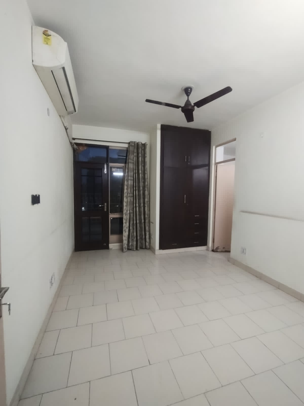 3 BHK + Servant Room Apartment For Sale in Bestech Park View Spa Next