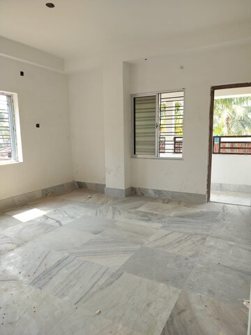 Room in 2 BHK Apartment at Agarpara – for Sale