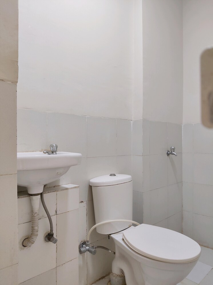 Bathroom, ireo-victory-valley 3 Bedroom 2385 Sq.Ft. Apartment In Sector 67 Gurgaon 8292790