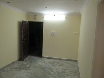 Room in 2 BHK Apartment at Kamaal Chok – for Sale