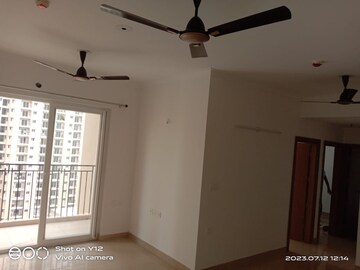 Room in 2.5 BHK Apartment at ATS Happy Trails, Sector 10 Greater Noida – for Rent
