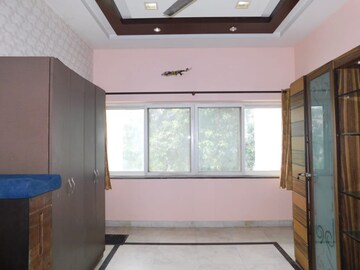 Furnished Amenities in 2 BHK Apartment at Nehru Vihar – for Rent