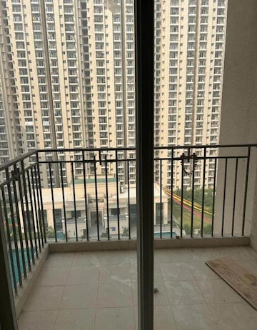 Room in 3 BHK Apartment at ATS Happy Trails, Sector 10 Greater Noida – for Rent