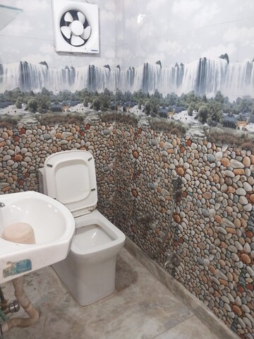 Bathroom in 1 BHK Apartment at Paschim Vihar – for Rent