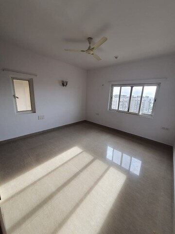 Room in 3 BHK Apartment at Salarpuria Gold Summit, Hennur – for Sale