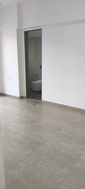 Room in 3 BHK Apartment at Kanakia Silicon Valley, Powai – for Rent