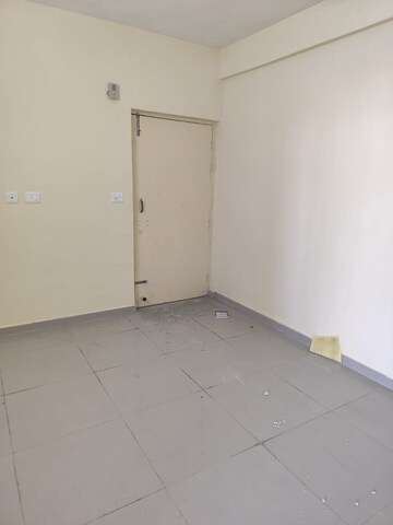 Room in 2 BHK Apartment at Pyramid Heights, Sector 85 – for Rent