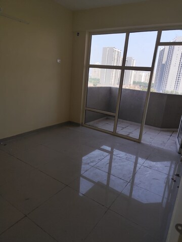 Room in 2 BHK Apartment at Pyramid Heights, Sector 85 – for Rent