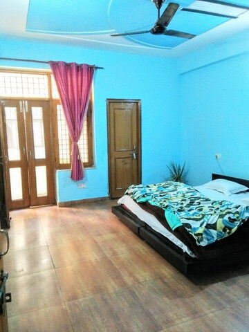 Bedroom in 3 BHK Apartment at RWA Apartments Sector 50, Sector 50 – for Rent