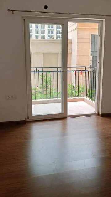 Room in 3 BHK Apartment at ATS Happy Trails, Sector 10 Greater Noida – for Rent
