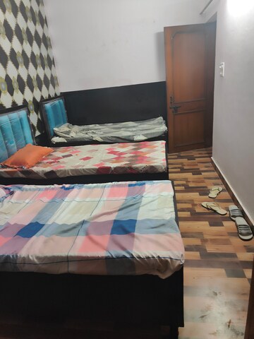 Room in  Pg at Sector 15 – for Rent