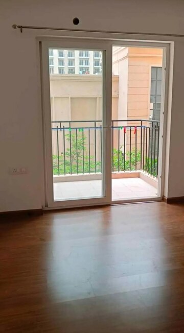 Room in 3 BHK Apartment at ATS Happy Trails, Sector 10 Greater Noida – for Rent