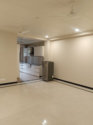 Room in 4 BHK Builder Floor at Sushant Lok 3, Sector 57 – for Rent