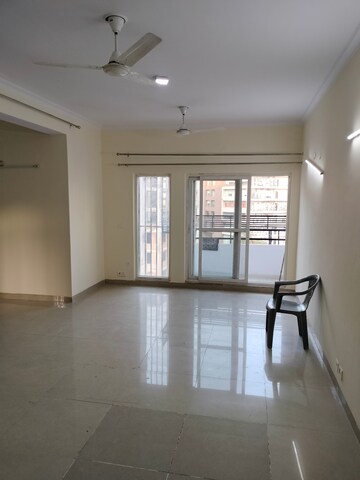 Room in 3 BHK Apartment at Rohtas Plumeria, Gomti Nagar – for Rent