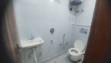 Master Bedroom in 1 BHK Builder Floor at Govindpuri – for Sale