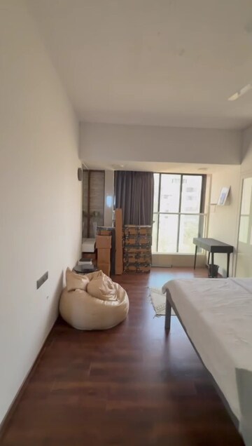 Bedroom in 4 BHK Apartment at Bandra West – for Rent