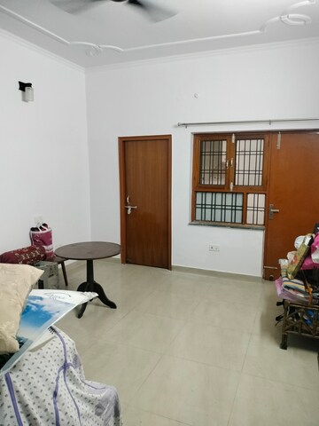 Living Room in 2 BHK Builder Floor at Gomti Nagar – for Rent