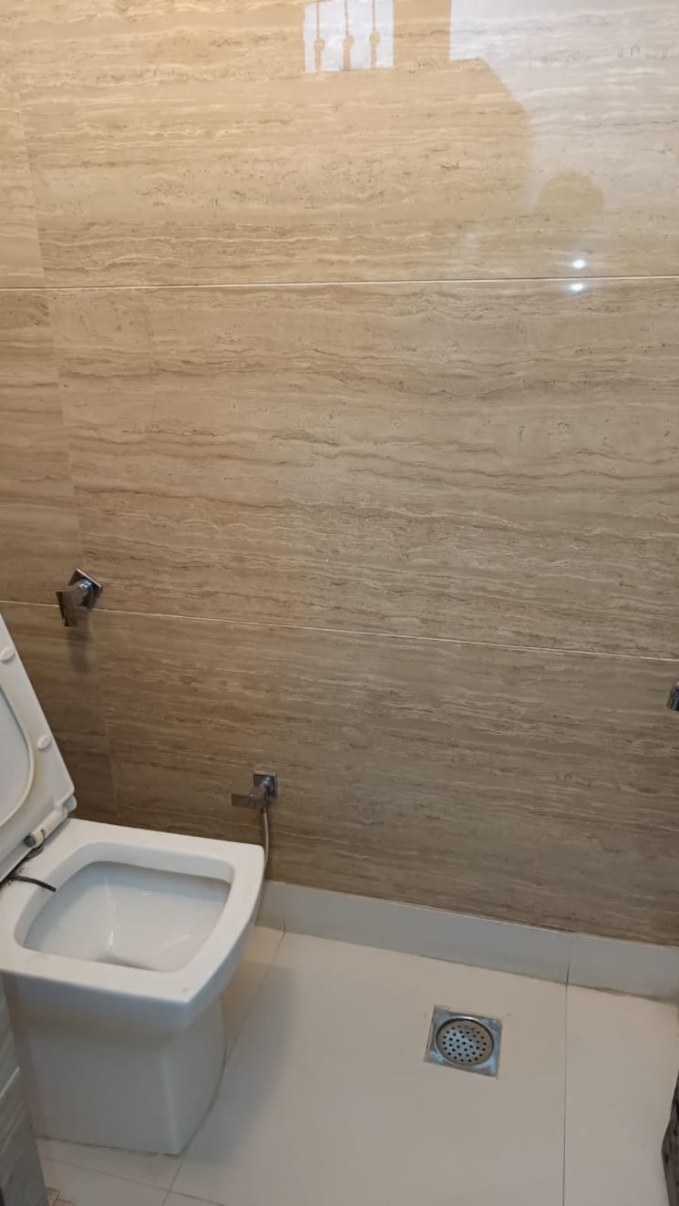 Bathroom, paschim vihar 2 Bedroom 756 Sq.Ft. Builder Floor In Paschim Vihar Delhi 8293134