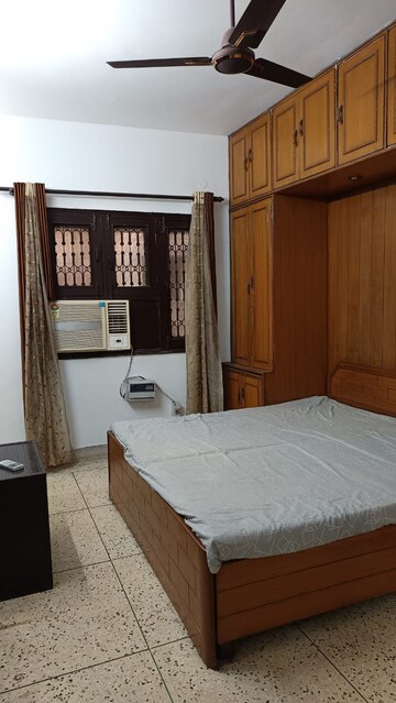 Bedroom in 2 BHK Builder Floor at Paschim Vihar – for Rent