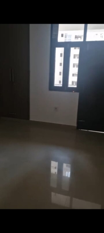 Room in 3.5 BHK Apartment at Skytech Merion Residency 1, Sain Vihar – for Rent