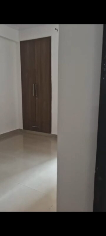 Room in 3.5 BHK Apartment at Skytech Merion Residency 1, Sain Vihar – for Rent