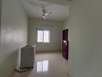 Furnished Amenities in 2 BHK Apartment at Kondapur – for Rent