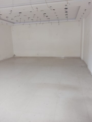  Shop For Rent in Goregaon West
