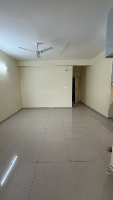 Room in 4 BHK Apartment at Central Park Flower Valley Aqua Front Towers, Sohna Sector 33 – for Sale