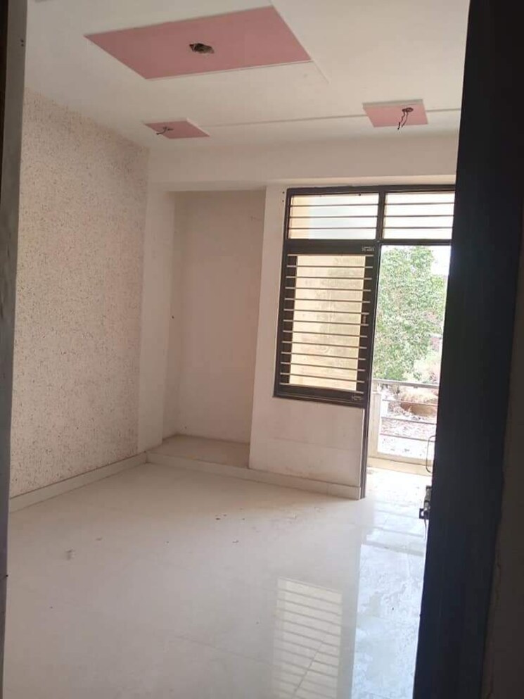 Room, kamla nagar 2 Bedroom 750 Sq.Ft. Apartment In Kamla Nagar Agra 8293332
