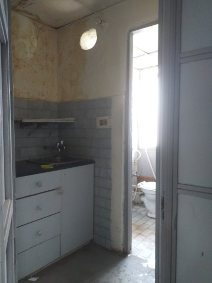 Washroom, rajendra place Commercial Office Space 650 Sq.Ft. In Rajendra Place Delhi 8293404