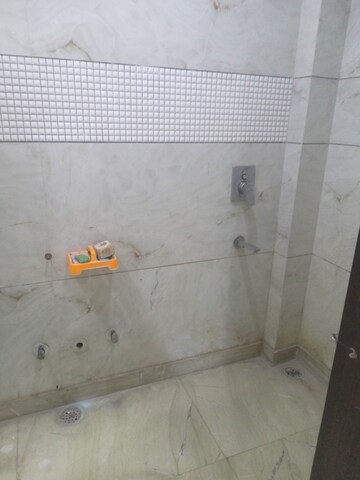 Bathroom in 2.5 BHK Builder Floor at Shastri Nagar – for Rent