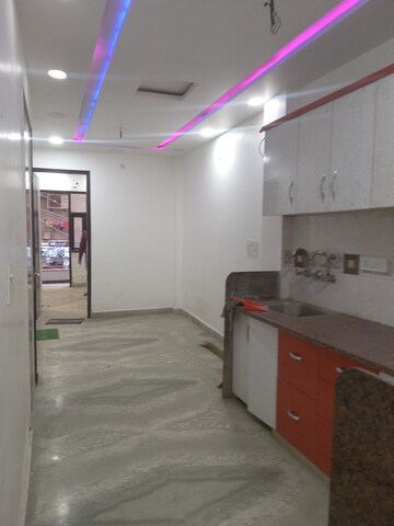 Living Room in 2.5 BHK Builder Floor at Shastri Nagar – for Rent