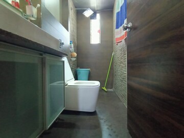 Bathroom in 4 BHK Villa at Dhankawadi – for Rent