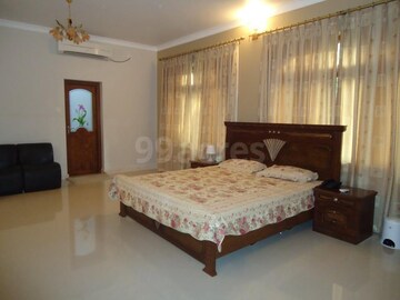 Bedroom in 6 BHK Independent House at Mg Road – for Sale