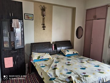 Room in 2 BHK Apartment at Ahinsa Khand ii – for Rent