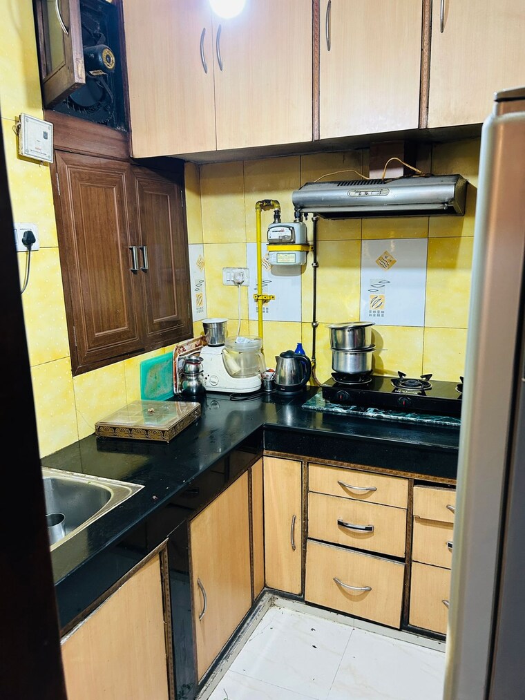 Kitchen, dilshad colony 2.5 Bedroom 1000 Sq.Ft. Builder Floor In Dilshad Colony Delhi 8293559