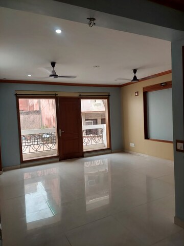 Furnished Amenities in 3 BHK Builder Floor at Chattarpur – for Rent