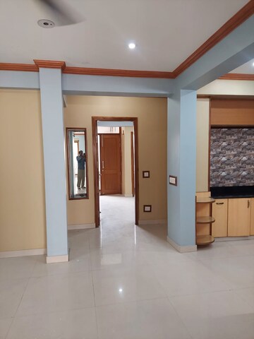 Room in 3 BHK Builder Floor at Chattarpur – for Rent
