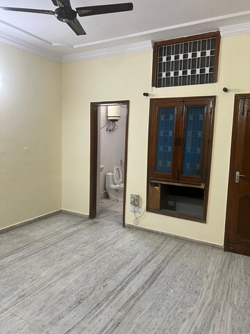 Room in 3 BHK Apartment at Stellar Greens, Sector 44 – for Rent