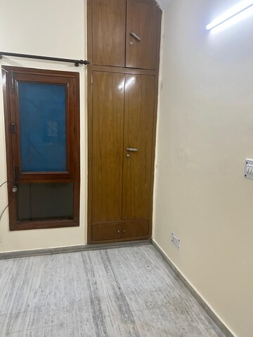 Room in 3 BHK Apartment at Stellar Greens, Sector 44 – for Rent