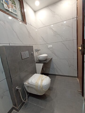 Bathroom in 3 BHK Apartment at Paschim Vihar – for Rent