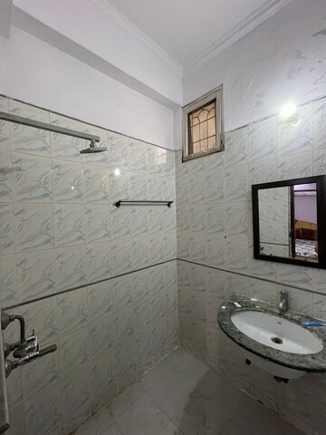 Attached Bathroom in 2 BHK Builder Floor at Shakti Khand – for Rent