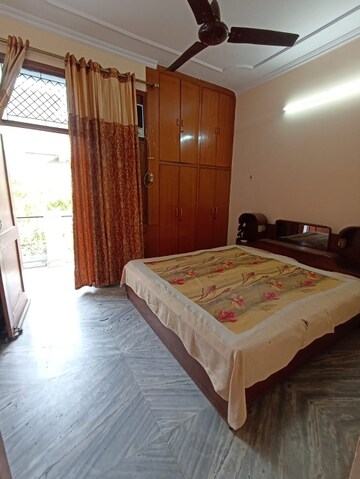 Bedroom in 2 BHK Apartment at Paschim Vihar – for Rent