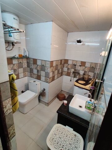 Attached Bathroom in 2 BHK Apartment at Paschim Vihar – for Rent