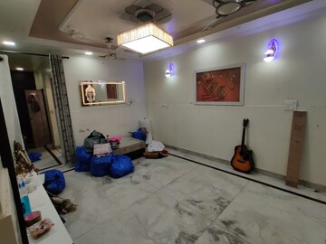 Living Room in 2 BHK Apartment at Paschim Vihar – for Rent