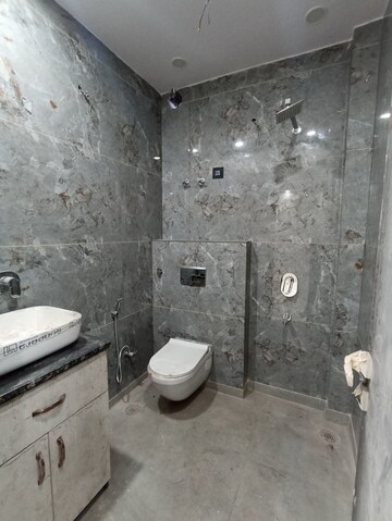 Bathroom in 2 BHK Apartment at Paschim Vihar – for Rent
