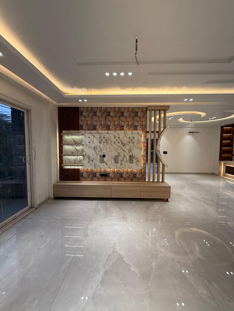 Living Room, srishti-greenfield-homes 4 Bedroom 4000 Sq.Ft. Builder Floor In Green Fields Colony Faridabad 8293745